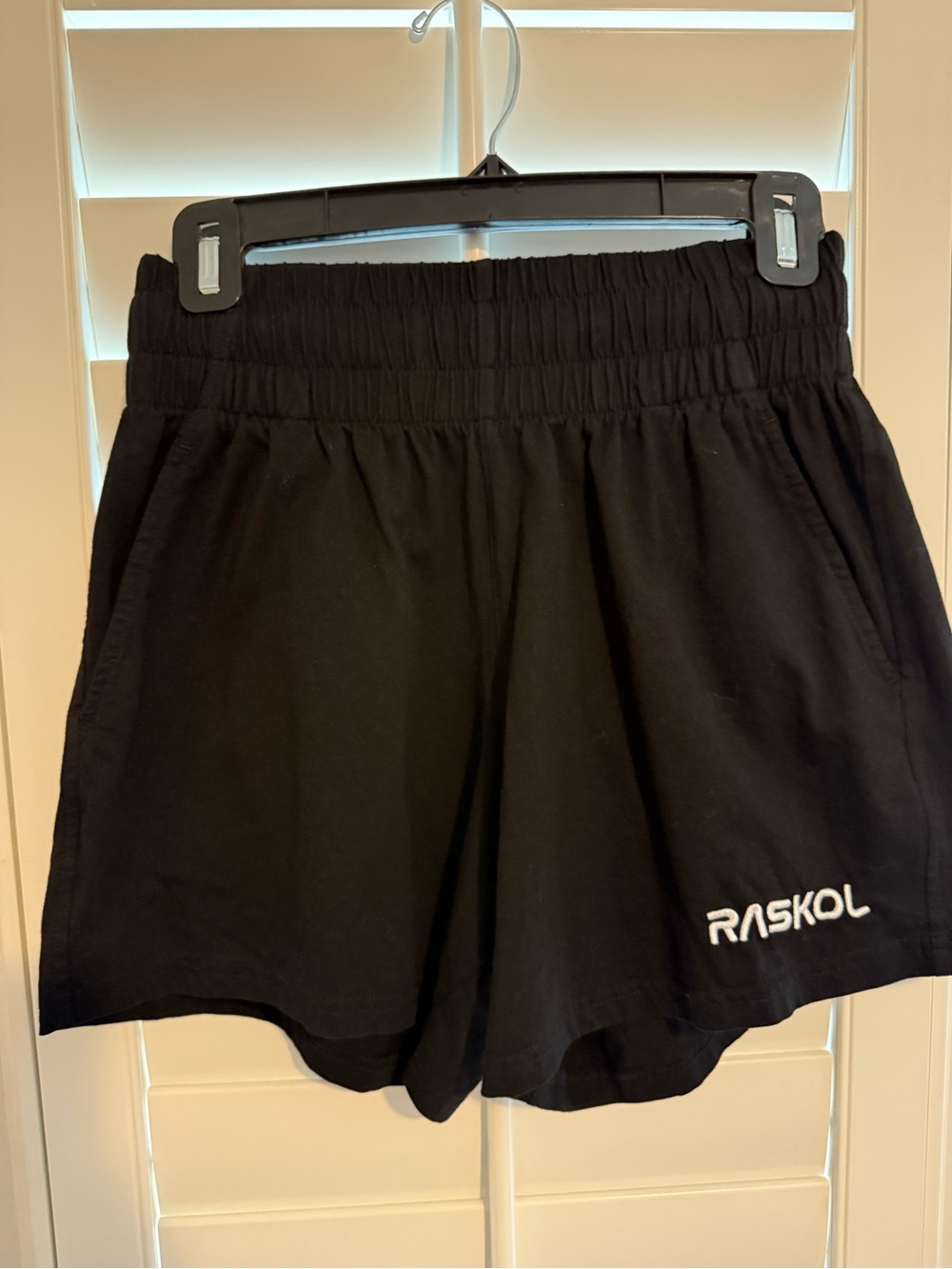 RASKOL PLAIN BLACK DUMPYS SHORTS (5" Inseam)